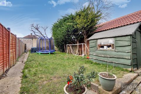 7 Waverley Close, Hayes, UB3 4AJ