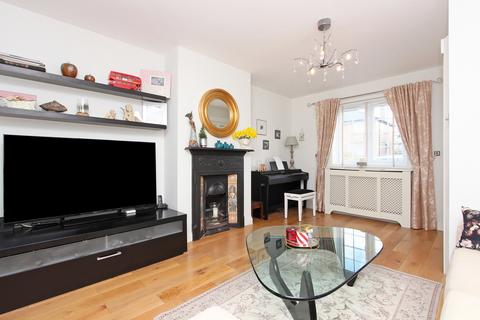 13 Clayton Crescent, Brentford, TW8 9PT