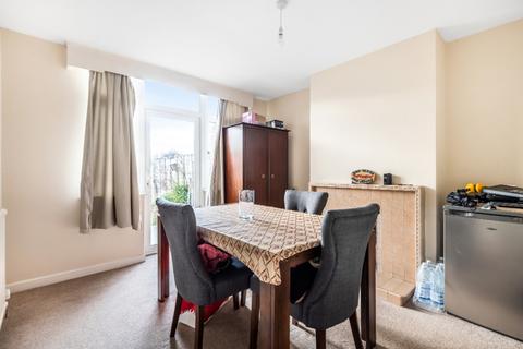 71 Windermere Road, Kettering, NN16 8UF