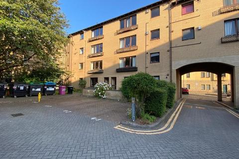 2 bedroom flat to rent, Gilmour's Entry, Newington, Edinburgh, EH8