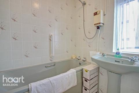 40 Codenham Straight, Basildon, SS16 5DH