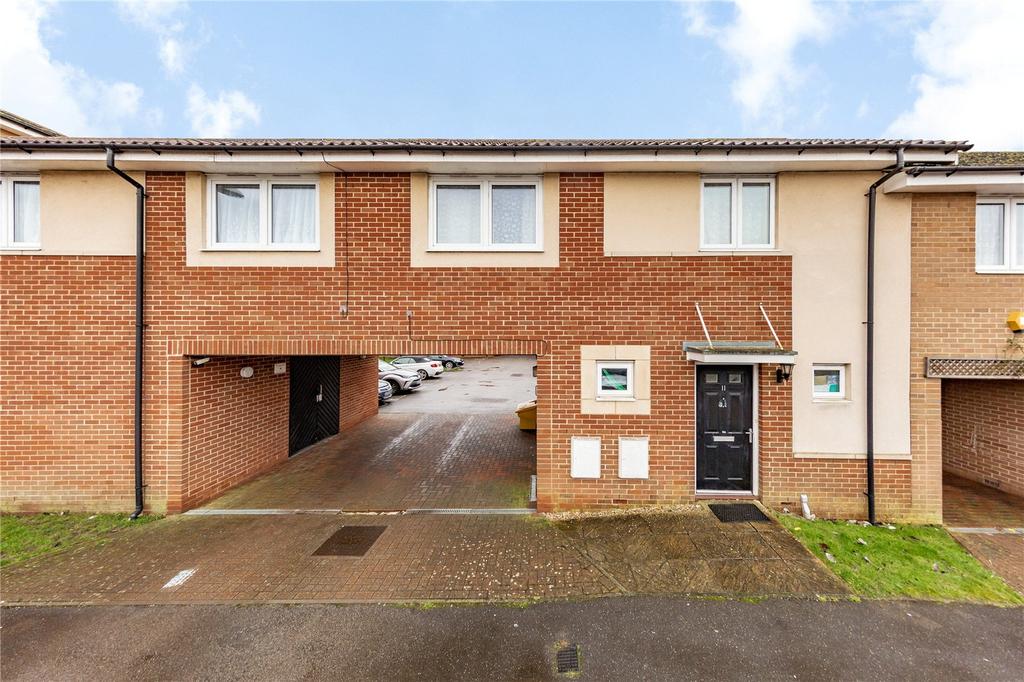 Derwent Court, Hobart Close... 1 bed £160,000