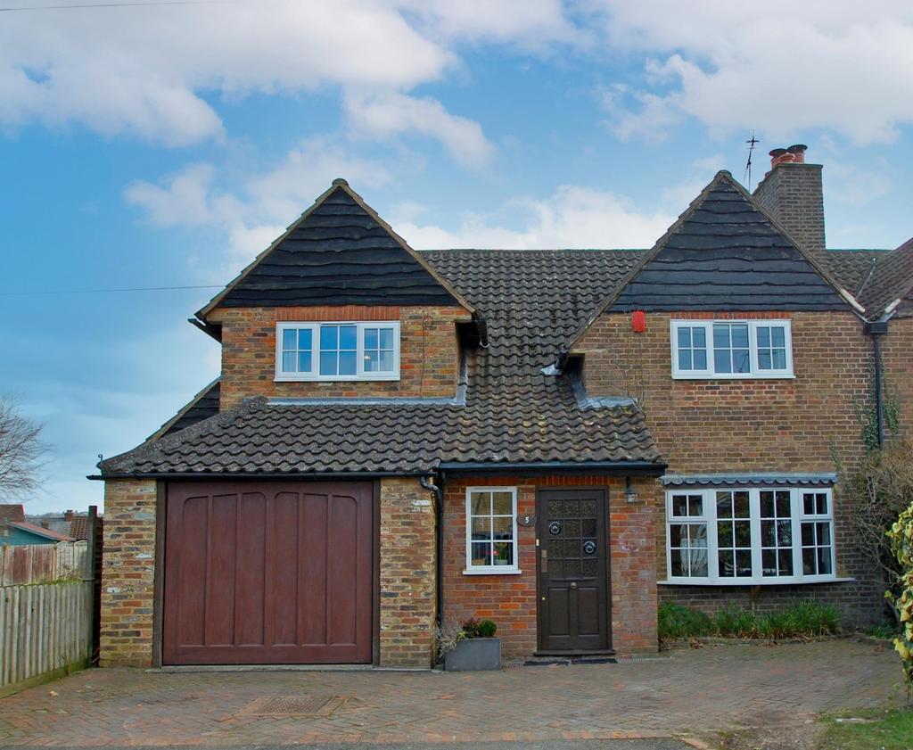 Albion Crescent, Chalfont St. Giles, HP8 5 bed semidetached house £