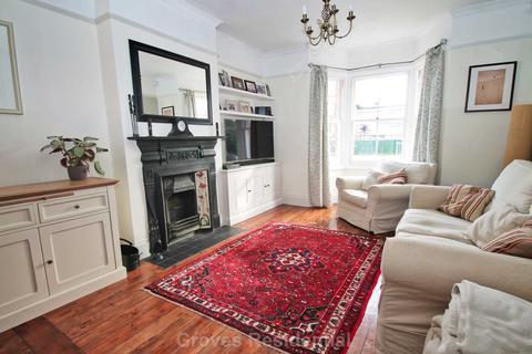 27 Lime Grove, New Malden, KT3 3TW