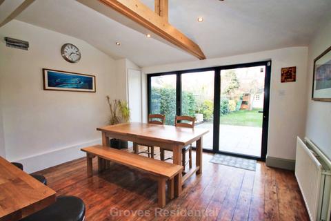 27 Lime Grove, New Malden, KT3 3TW