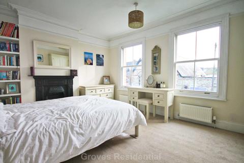 27 Lime Grove, New Malden, KT3 3TW