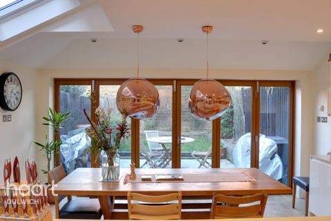 44 Worlingham Road, London, SE22 9HD