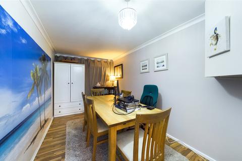 3 Barlows Road, Tadley, RG26 3NA