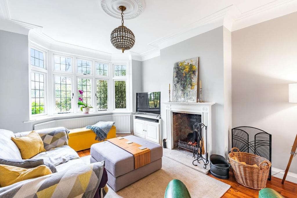 West Common Road, Hayes 3 bed semidetached house £700,000
