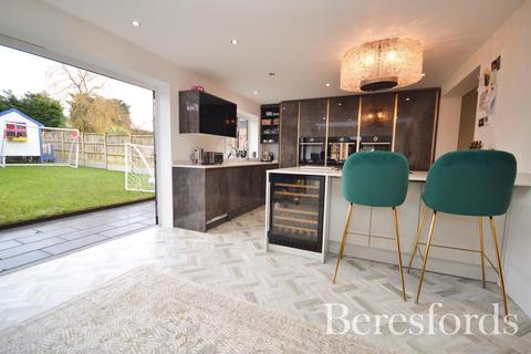 73 Laindon Road, Billericay, CM12 9LG