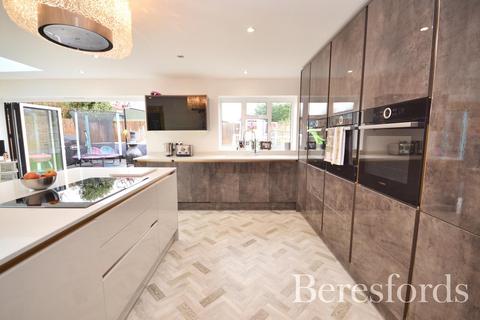 73 Laindon Road, Billericay, CM12 9LG