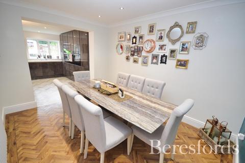73 Laindon Road, Billericay, CM12 9LG