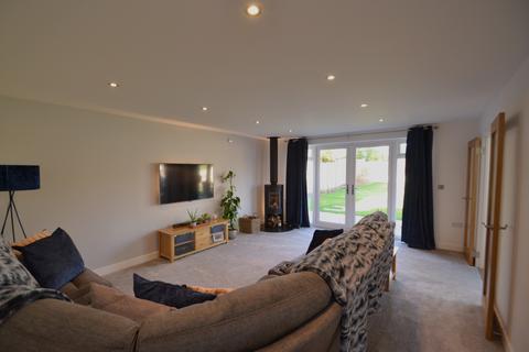 6 Bognor Road, Broadstone, BH18 9HA