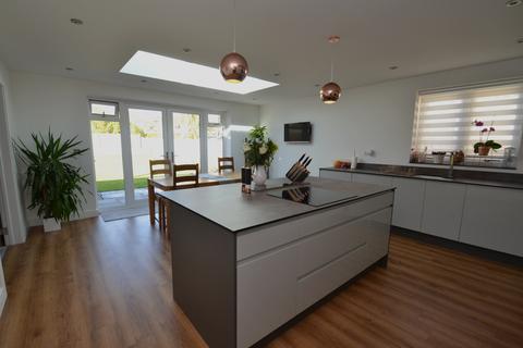 6 Bognor Road, Broadstone, BH18 9HA