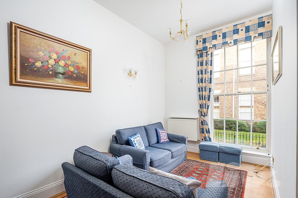 Princess Park Manor, Royal Drive, New Southgate, N11 3 bed apartment £1,647 pcm (£380 pw)