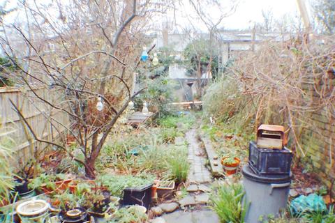 5 Grove Road, Brentford, TW8 9NT