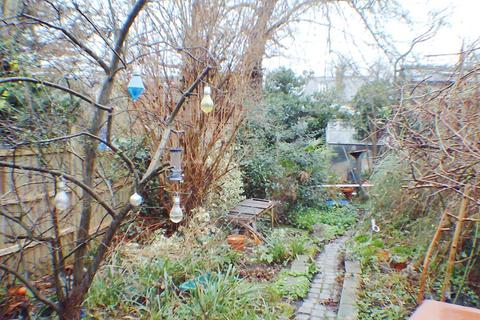 5 Grove Road, Brentford, TW8 9NT