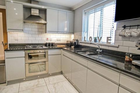27 Rothbury Drive, Ashington, NE63 8TJ