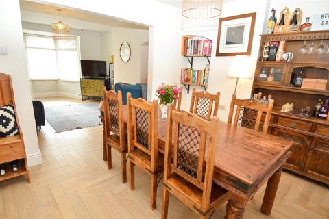 1 Greenoak Crescent, Birmingham, B30 2TD