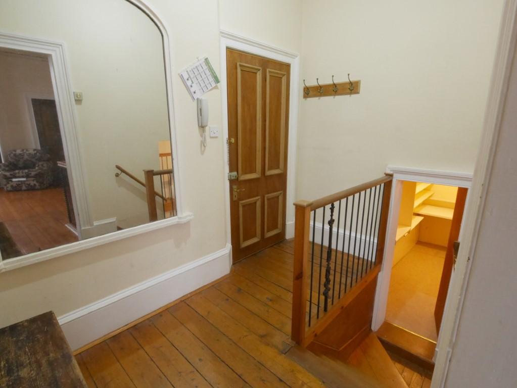 Flat 4, 22 Catherine Street... 2 bed £515 pcm (£119 pw)