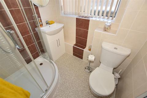 38 Leander Road, Rochester, ME1 2UQ