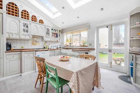 23 Bridgford Street, London, SW18 3TQ