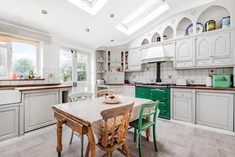 23 Bridgford Street, London, SW18 3TQ