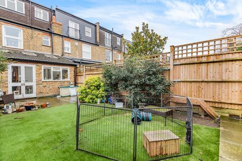 23 Bridgford Street, London, SW18 3TQ
