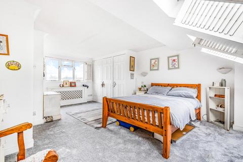 23 Bridgford Street, London, SW18 3TQ