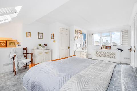 23 Bridgford Street, London, SW18 3TQ