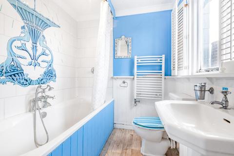 23 Bridgford Street, London, SW18 3TQ