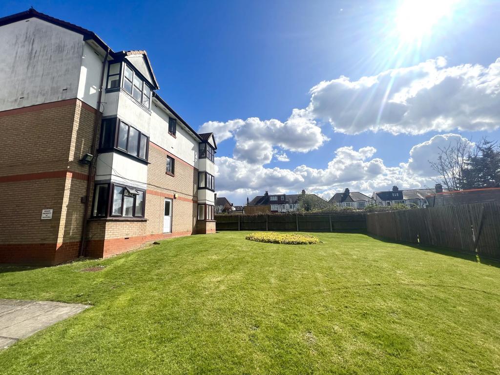 St. Pauls Rise, Palmers Green, London, N13 Studio £1,050 pcm (£242 pw)