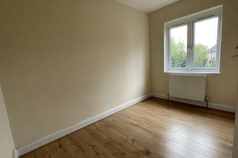 2 bedroom flat to rent, Beresford Gardens, Enfield, EN1