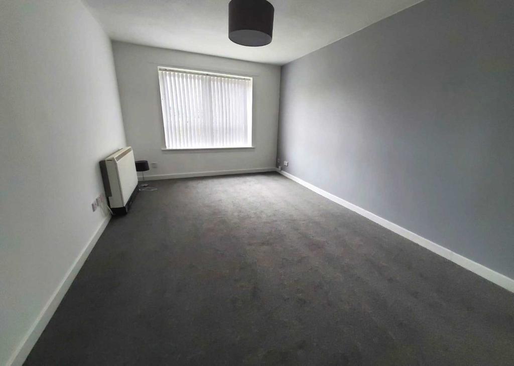 McLean Place, Paisley 1 bed flat £425 pcm (£98 pw)