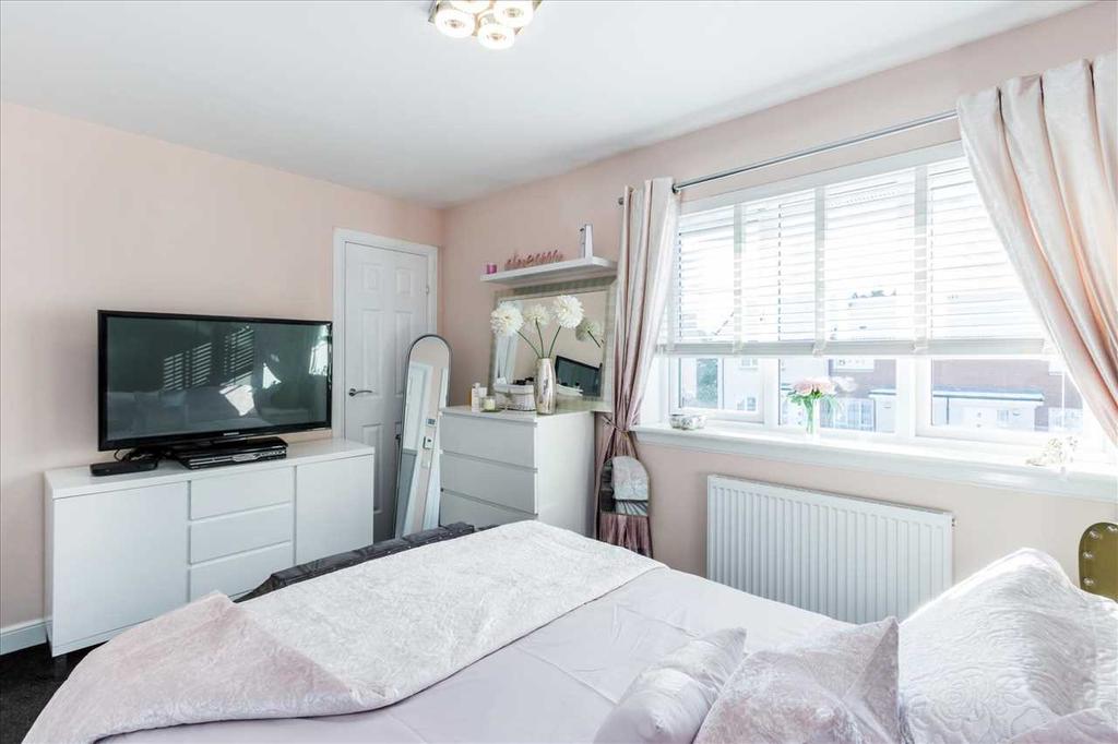 Bedroom One (2)