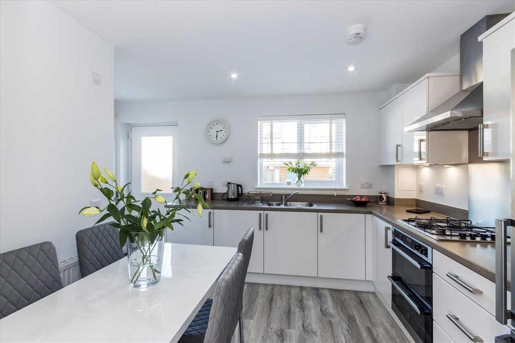 Kitchen Dining (2)