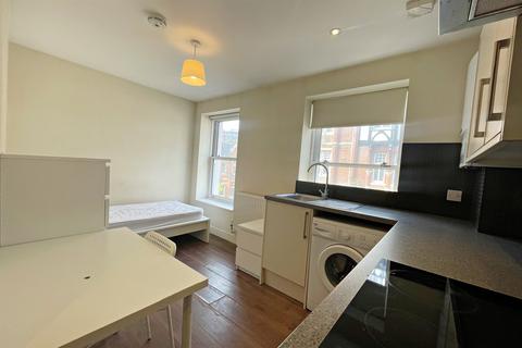 Studio to rent, Bournemouth