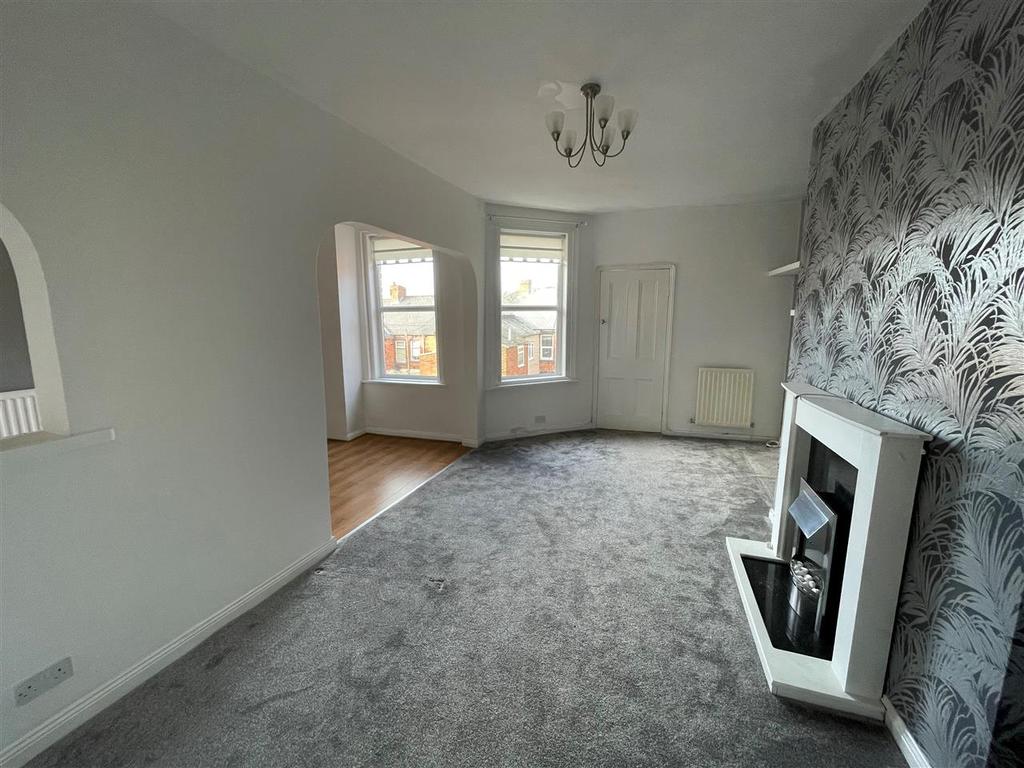Hyde Street, South Shields 2 bed apartment £425 pcm (£98 pw)