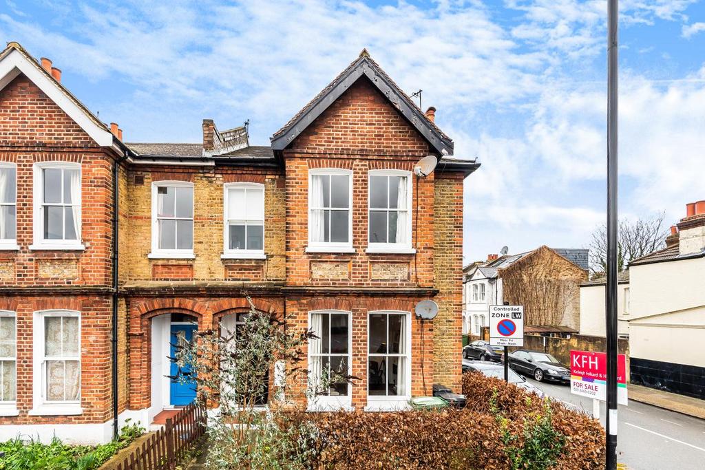 Shell Road, Lewisham 1 bed flat £415,000