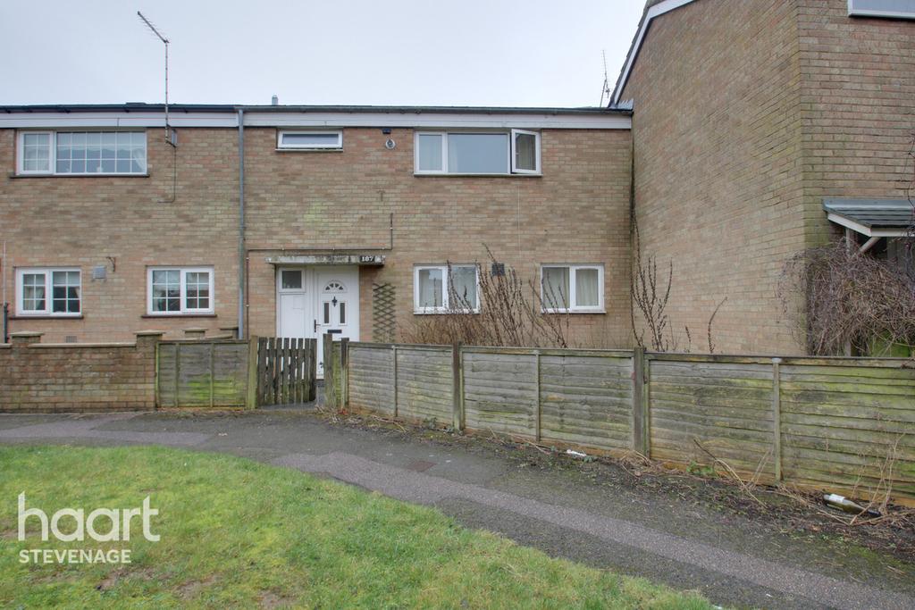 Ripon Road, Stevenage 3 bed terraced house £260,000