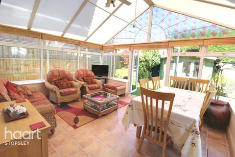 11 Layham Drive, Luton, LU2 9SY
