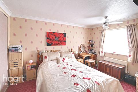 11 Layham Drive, Luton, LU2 9SY