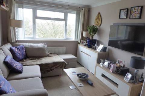 14 Ashen Vale, Selsdon, South Croydon, CR2 8JA