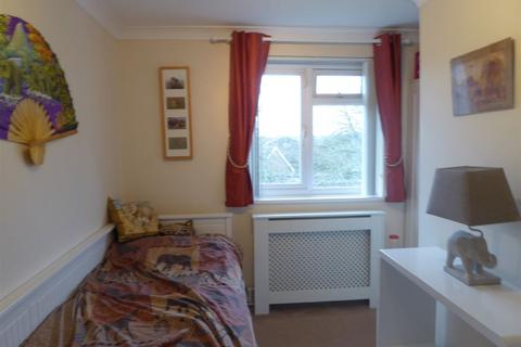 14 Ashen Vale, Selsdon, South Croydon, CR2 8JA