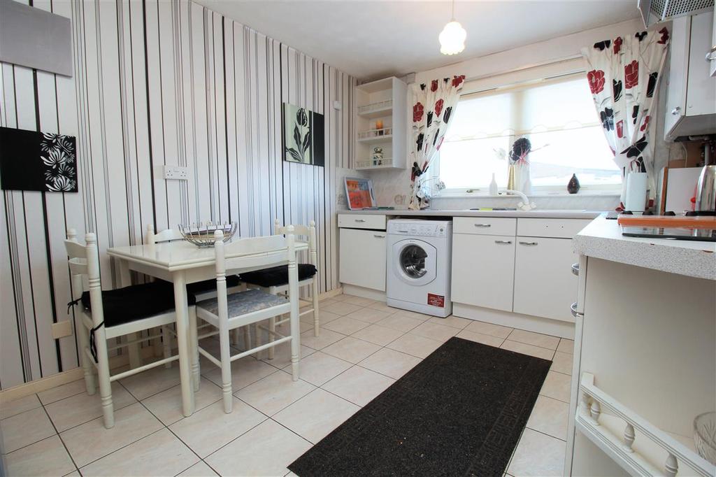 Kitchen/Dining Area