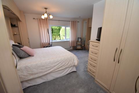 172 Earlswood Common, Earlswood, Solihull, B94 5SH