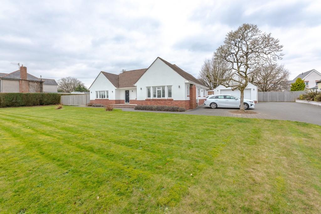 Cowbridge Road, St Nicholas 3 bed detached bungalow £749,950