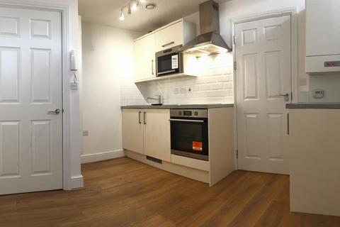 Studio to rent, Wigham House, 16-30 Wakering Road, Barking, IG11