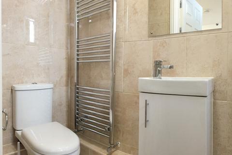 Studio to rent, Wigham House, 16-30 Wakering Road, Barking, IG11
