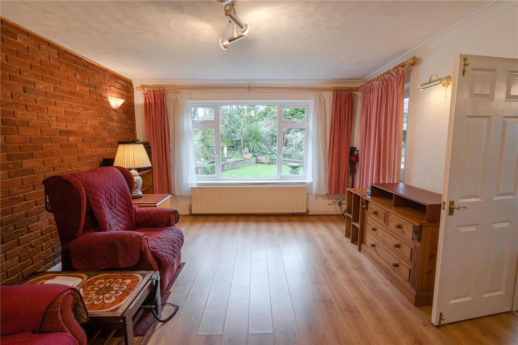 Living Room (2)